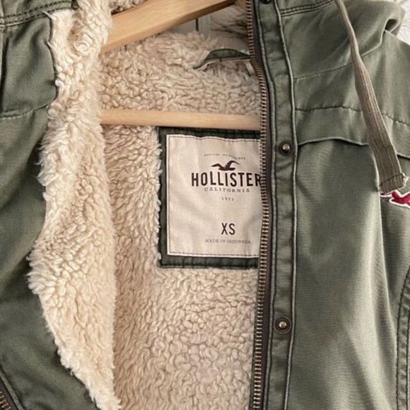 Hollister Fleeced Hooded Bomber Jacket - Size XS - Picture 3 of 3